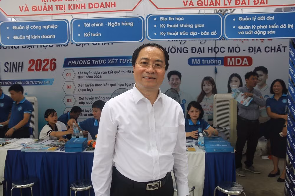 pgsts-tran-xuan-truong.jpg