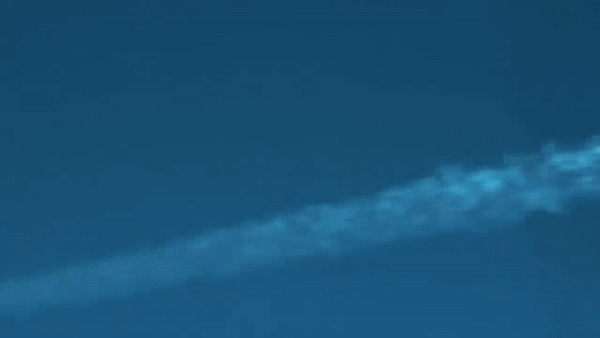 Chiến đấu cơ Eurofighter Typhoon cất hạ cánh điêu luyện trên cao tốc 