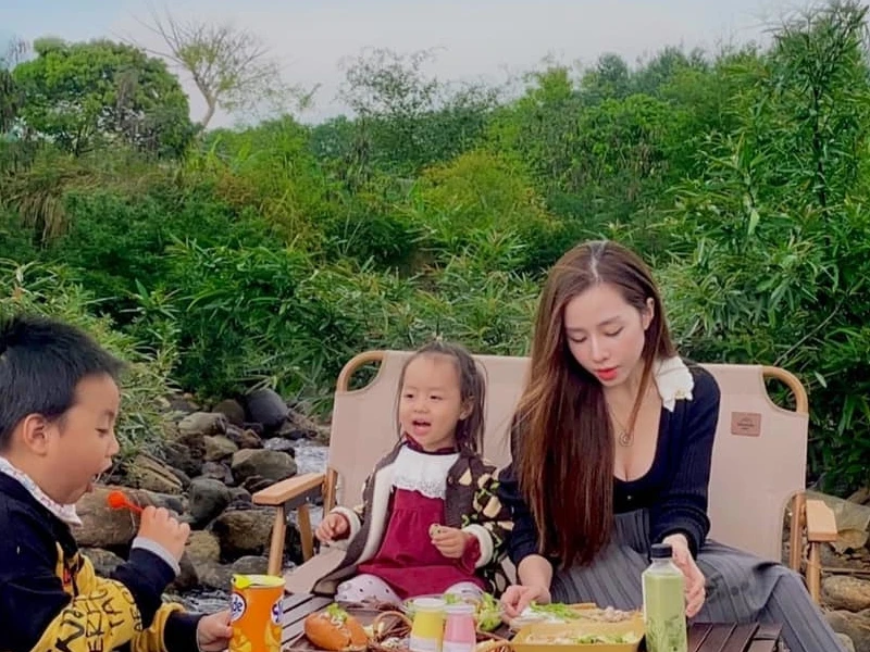 Video: Những bức ảnh mê đắm của cặp đôi nghiện “ngủ rừng ăn suối”