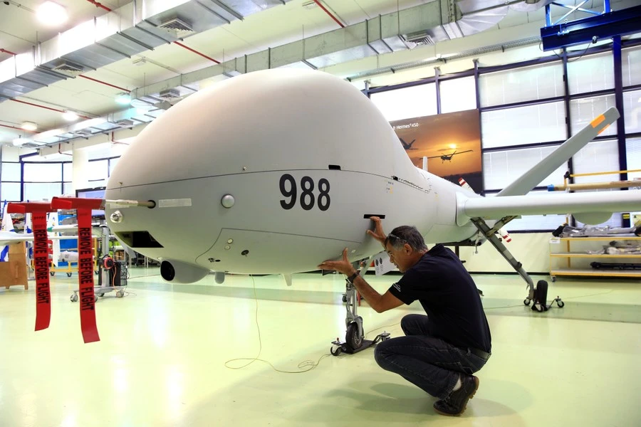 Tên lửa siêu độc của Iran bắn hạ UAV trinh sát triệu đô của Israel