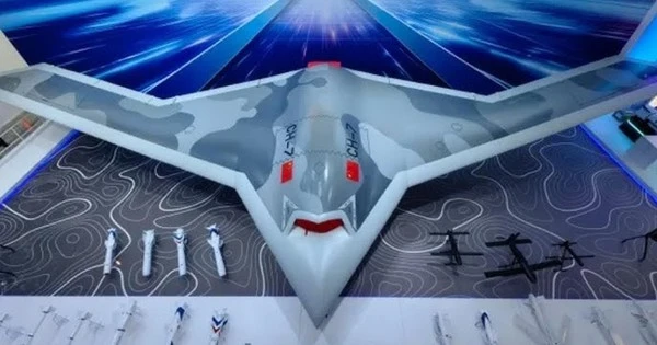 UAV tàng hình CH-7 Trung Quốc gây kinh ngạc khi vừa ra mắt