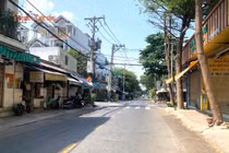 Nóng như "chảo lửa", nhiều tuyến đường trung tâm TP HCM vắng bóng người