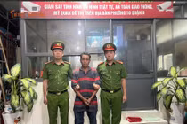 Em trai cầm ghế đánh CSGT, giúp anh bỏ chạy sau khi bị đo nồng độ cồn
