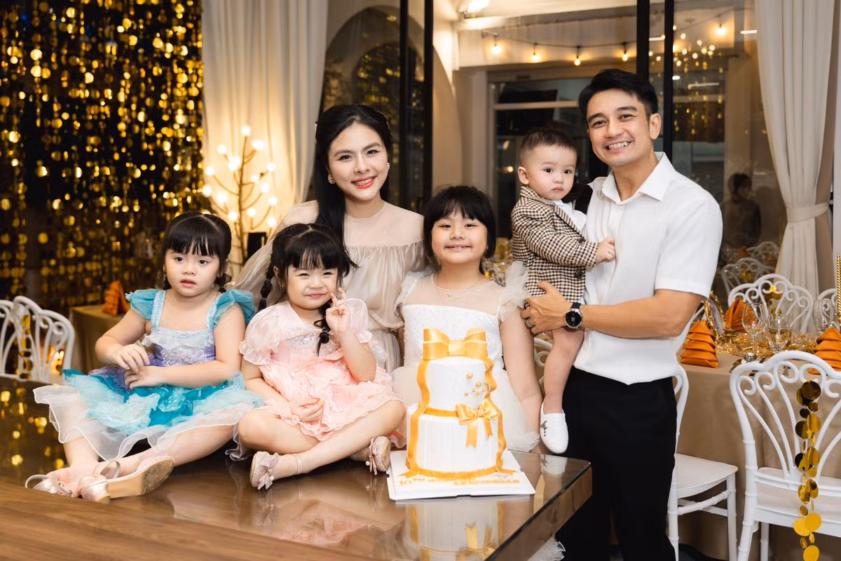 Sau khi sinh 4 người con, Vân Trang lựa chọn tham gia nghệ thuật có chọn lọc, chỉ nhận dự án phù hợp khi sắp xếp được thời gian cho gia đình.