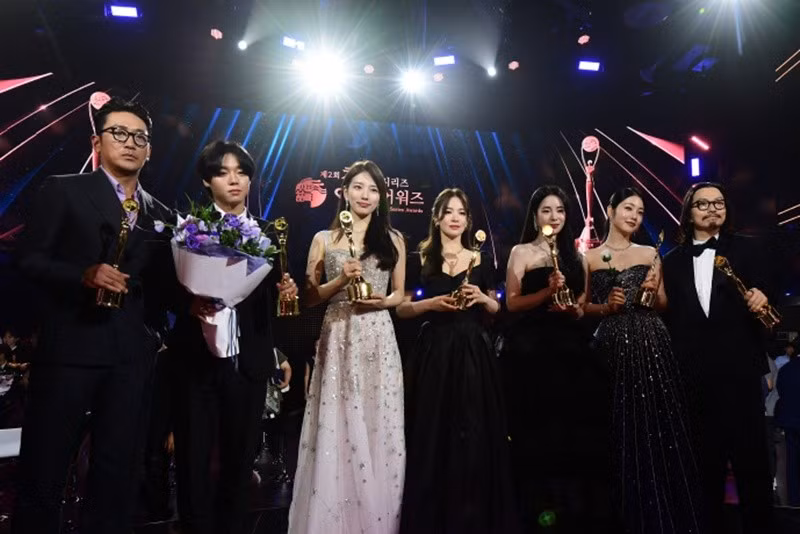 Song Hye Kyo và Suzy đều là diễn viên nổi tiếng. Ảnh: Phụ Nữ Số.