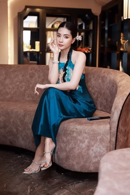 Phía Thiên An cho biết, nữ người mẫu chủ động ẩn một số bài viết cũ liên quan đến cuộc sống cá nhân để bảo vệ bản thân và con gái trước những ý kiến trái chiều. Ảnh: FB Thiên An.
