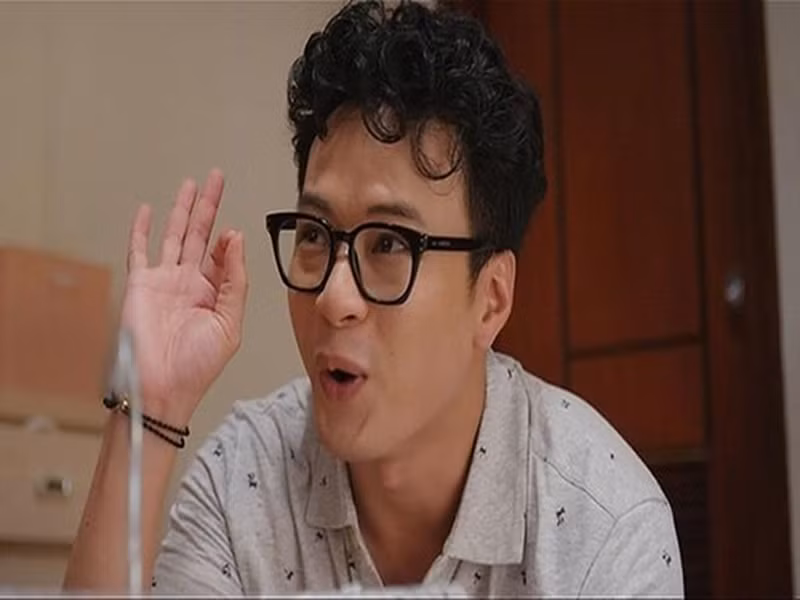 Năm 2022, khi Hồng Đăng vướng ồn ào tại Tây Ban Nha, phim Thương ngày nắng về có anh đóng đang lên sóng. Nhanh chóng, hình ảnh Hồng Đăng bị cắt bỏ trong phim. Ảnh: Hoa Học Trò.