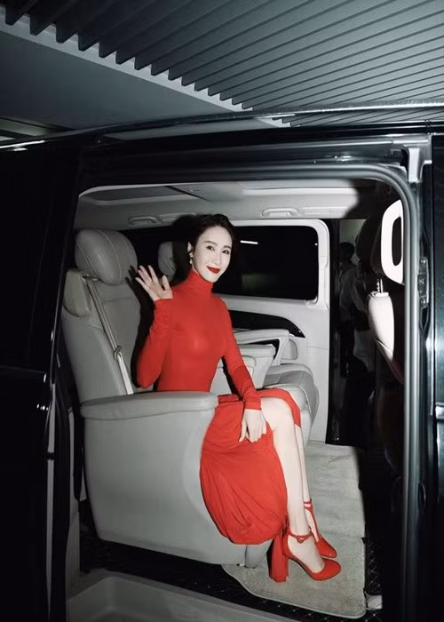“Triệu Mẫn” của “Ỷ Thiên Đồ Long Ký” có cuộc sống hạnh phúc, xa hoa. Ảnh: Instagram Lê Tư.