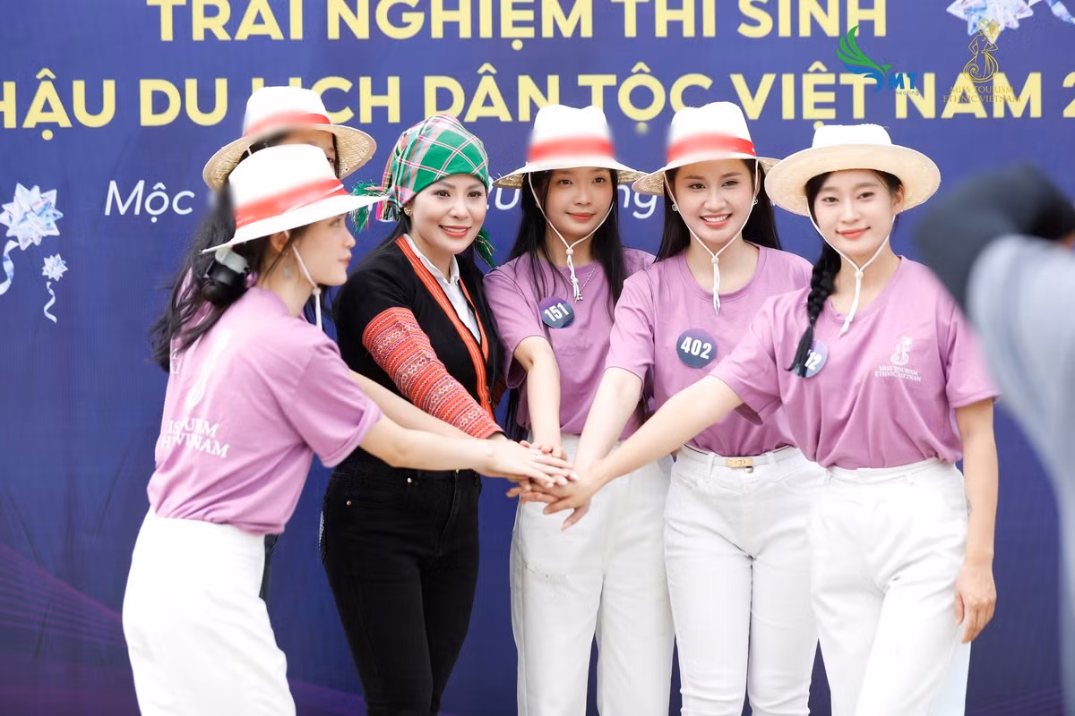 Tân Hoa hậu Du lịch Dân tộc Việt Nam 2025 còn sở hữu gương mặt đẹp ngọt ngào.