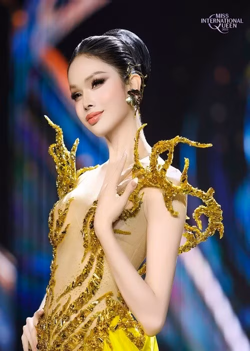 Cô còn cho biết: “Tôi theo đuổi lĩnh vực thể hình và sức khỏe. Hành trình này dạy tôi biết kiên cường, mạnh mẽ và yêu thương bản thân mỗi ngày”. Ảnh: FB Hà Tâm Như.