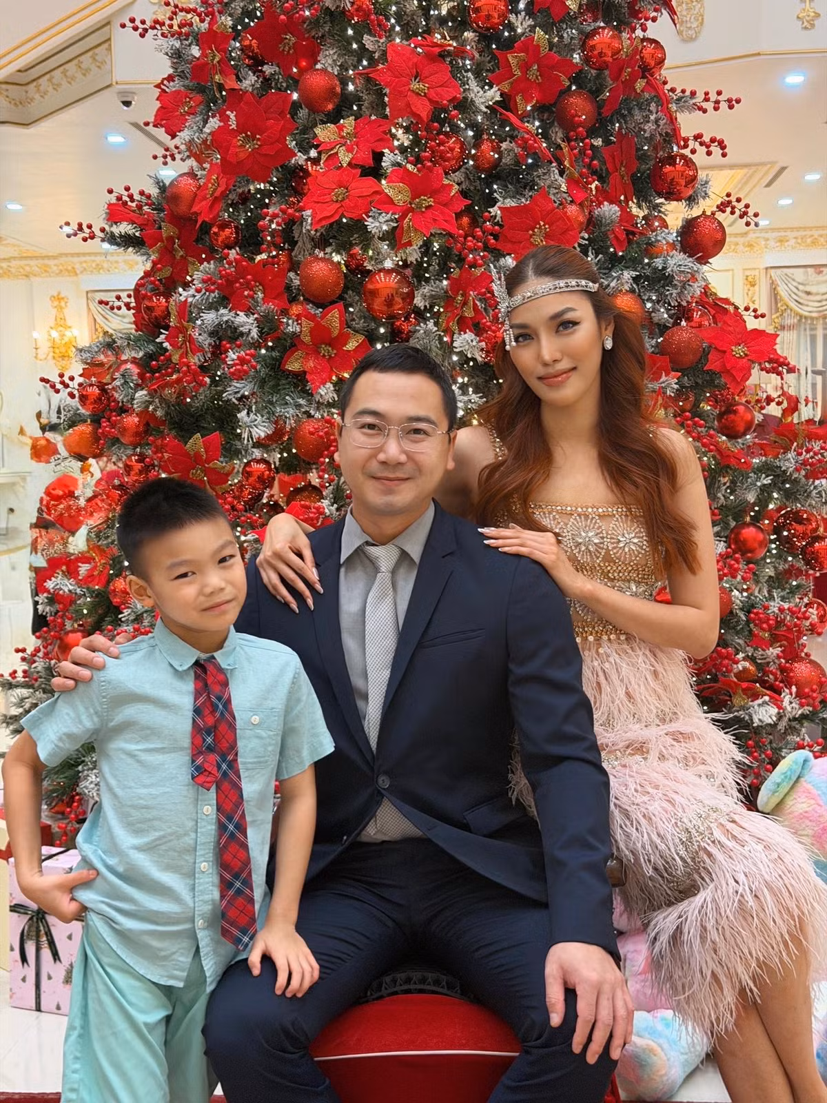 Hiện tại, Lan Khuê có cuộc sống gia đình viên mãn bên doanh nhân Tuấn John và một cậu con trai.