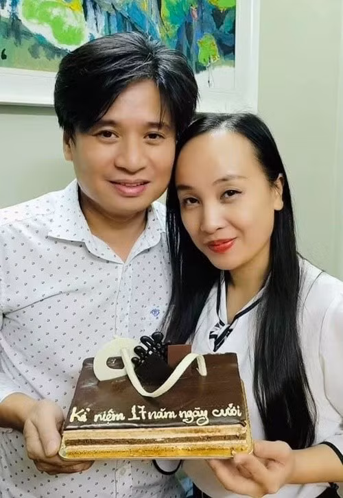 Thu Huyền khoe ảnh cùng Tấn Minh kỷ niệm 17 năm ngày cưới. Ảnh: FB Thu Huyền.