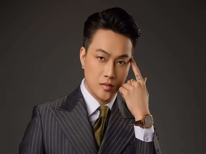Mới đây, ca sĩ TiTi chia sẻ clip được nhiều khán giả cổ vũ khi biểu diễn.