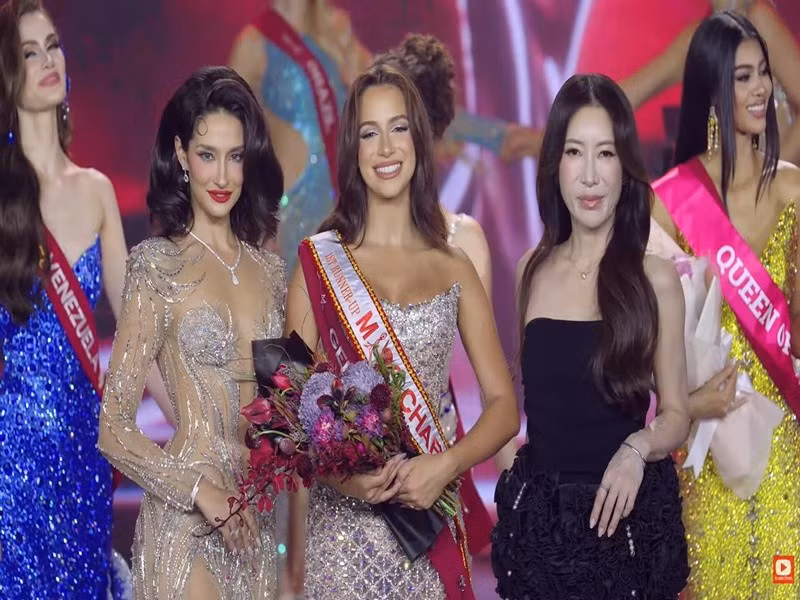 Mỹ nhân đến từ Đức giành danh hiệu Á hậu 1 Miss Charm 2025. Ảnh: Phụ Nữ Thủ Đô.