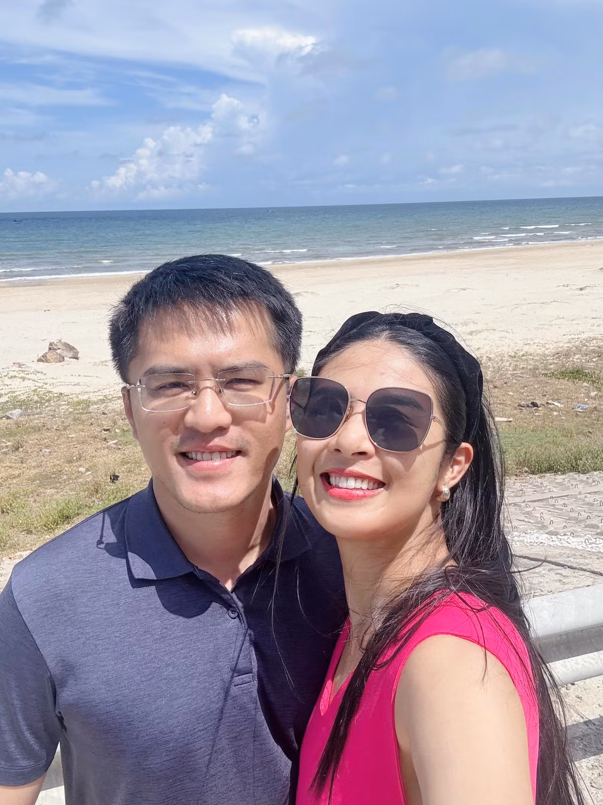 Chồng Ngọc Hân sở hữu ngoại hình điển trai. Nhiều người nhận xét Phú Đạt và nàng hậu có tướng phu thê.