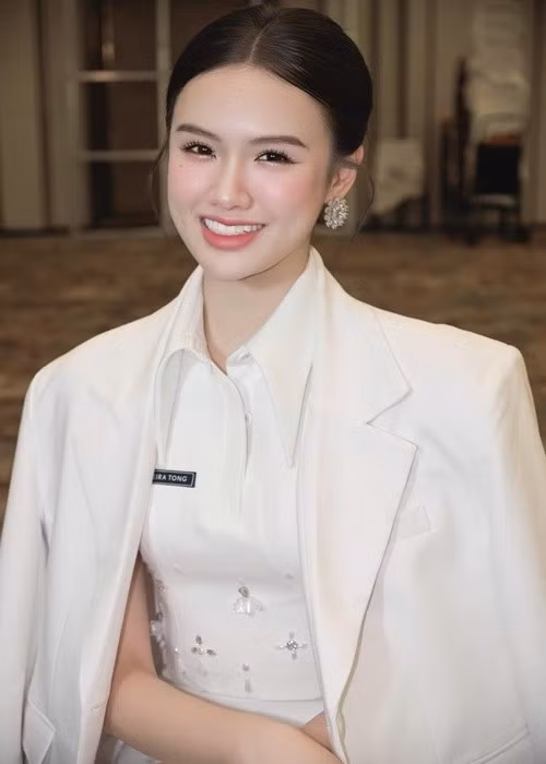 Nhiều khán giả đặt kỳ vọng Mỹ Anh tiếp nối Phương Khánh đăng quang Hoa hậu Trái đất. Trước đó, Phương Khánh đoạt vương miện Hoa hậu Trái đất 2018. Ảnh: FB Mỹ Anh.