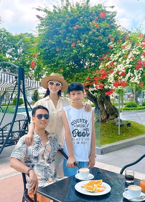 Diễn viên Lã Thanh Huyền và doanh nhân Trần Anh có một cậu con trai chung tên Chum Chum. Ảnh: FB Lã Thanh Huyền.