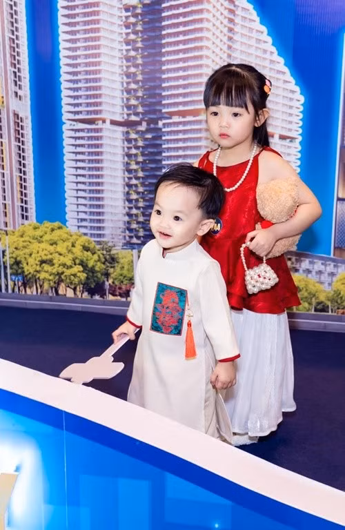 Con gái Đàm Thu Trang có vẻ ngoại hình xinh xắn. Ảnh: FB Đàm Thu Trang.