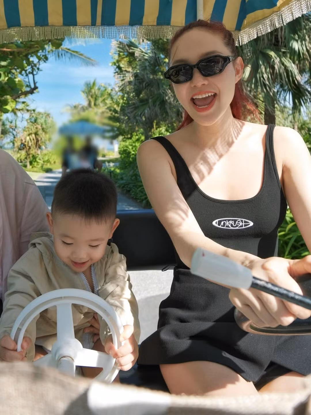 Con trai Minh Hằng năm nay 2 tuổi, có vẻ ngoài bụ bẫm, đáng yêu, ngày càng tinh nghịch. Ảnh: Instagram Minh Hằng.