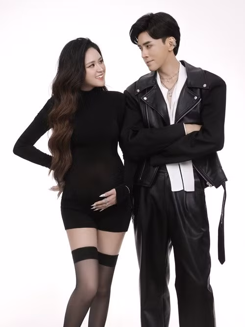 Phương Hằng giấu thông tin bầu bí thời gian qua. Ảnh: FB Phương Hằng.
