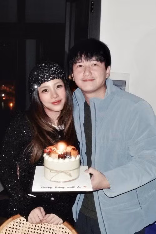 Bạch Lan Phương cũng hài hước nói rằng nếu biết trước việc lấy chồng là diễn viên sẽ vất vả đến vậy, có lẽ cô đã phải cân nhắc kỹ hơn.