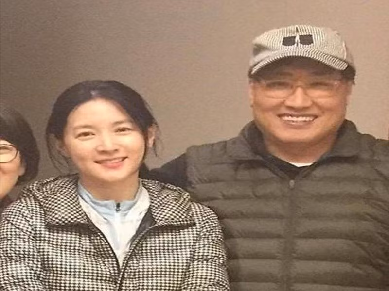 "Cũng tùy hôm. Lúc thơm, lúc hôn thật”, Lee Young Ae chia sẻ về bạn đời. Ảnh: Vietnamnet.