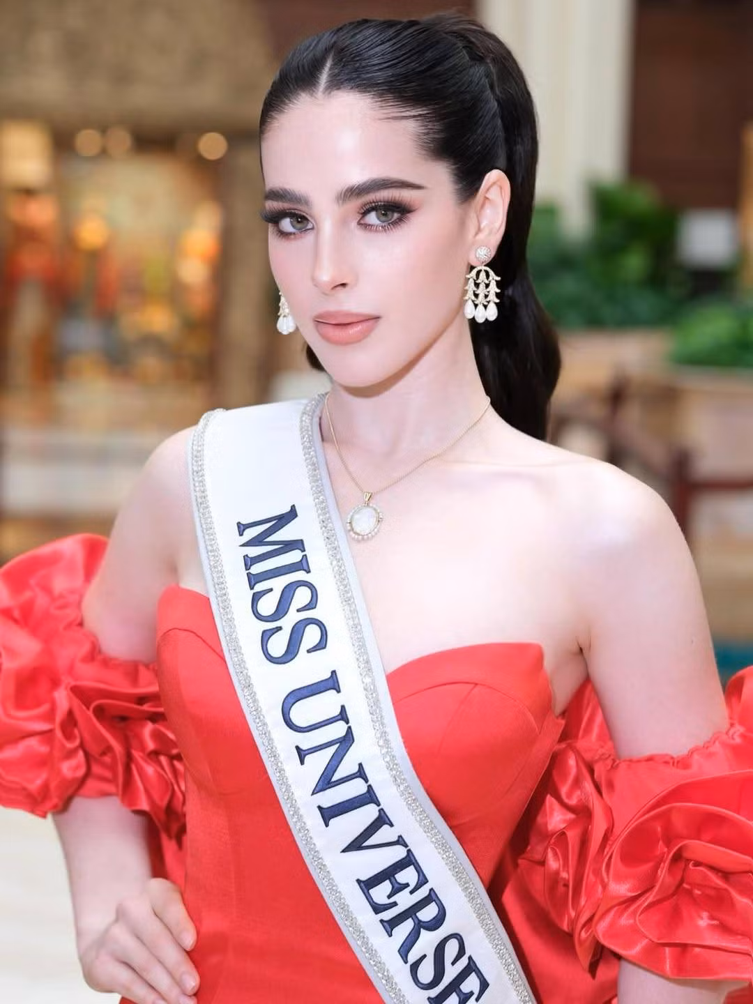 Theo Vietnamnet, trước sự kiện trao sash của Miss Universe 2025, ông Nawat nhắc thẳng tên Fetima Bosch, tố cô không đăng bài quảng cáo cho các nhà tài trợ trên trang cá nhân. Ảnh: FB Fatima Bosch.