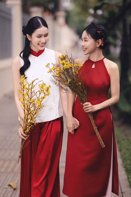 Phương Anh từng chia sẻ Pháp Luật TP HCM, doanh nhân Phạm Kim Dung là người phát hiện, nâng đỡ, động viên giúp cô có những bài học quý. Ảnh: FB Phương Anh.