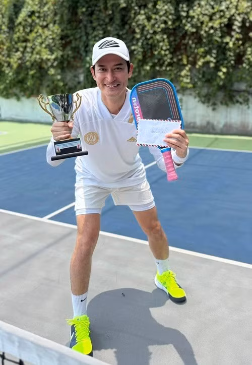 Nam diễn viên đam mê bộ môn thể thao pickleball trong nhiều tháng qua. Ảnh: FB Huy Khánh.