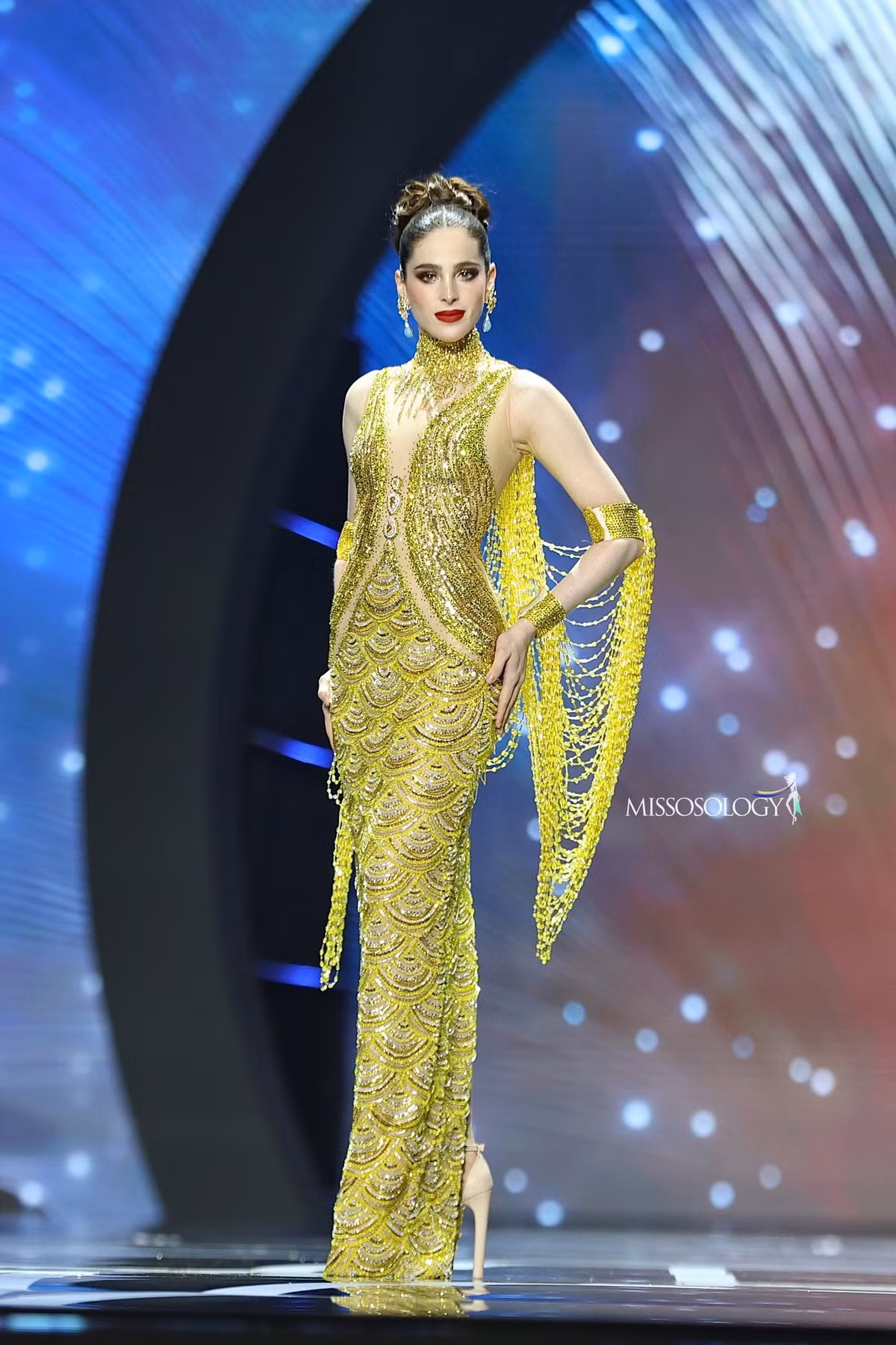 Fetima đẹp lộng lẫy với trang phục dạ hội ở bán kết Miss Universe 2025. Ảnh: Missosology.