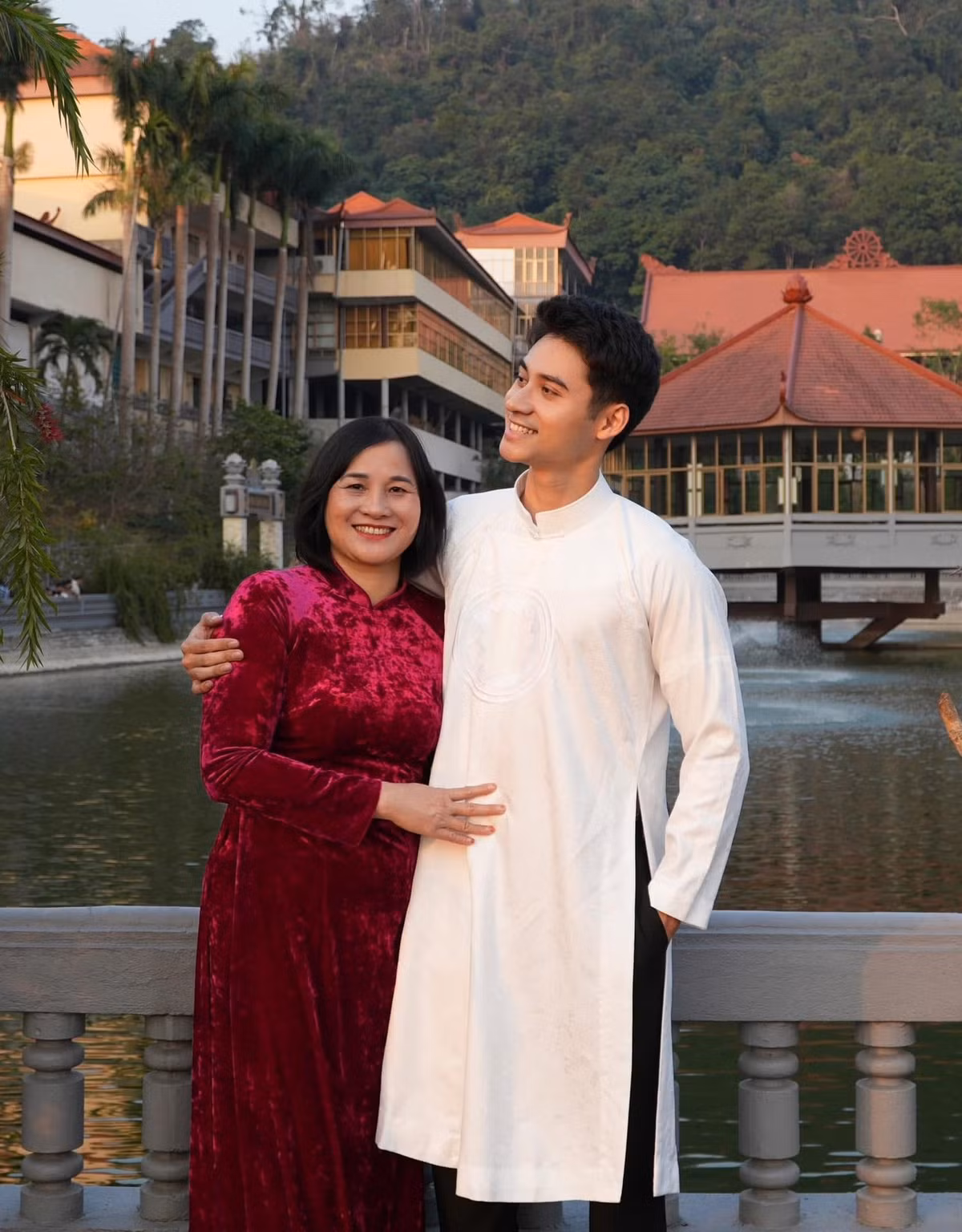 Á vương Thế giới 2024 Phạm Tuấn Ngọc cho biết, anh muốn gửi lời tri ân sâu sắc đến mẹ cùng những người phụ nữ thân yêu trong gia đình luôn ở phía sau, là nguồn động lực lớn lao trong mọi hành trình của anh. Ảnh: FB Tuấn Ngọc.