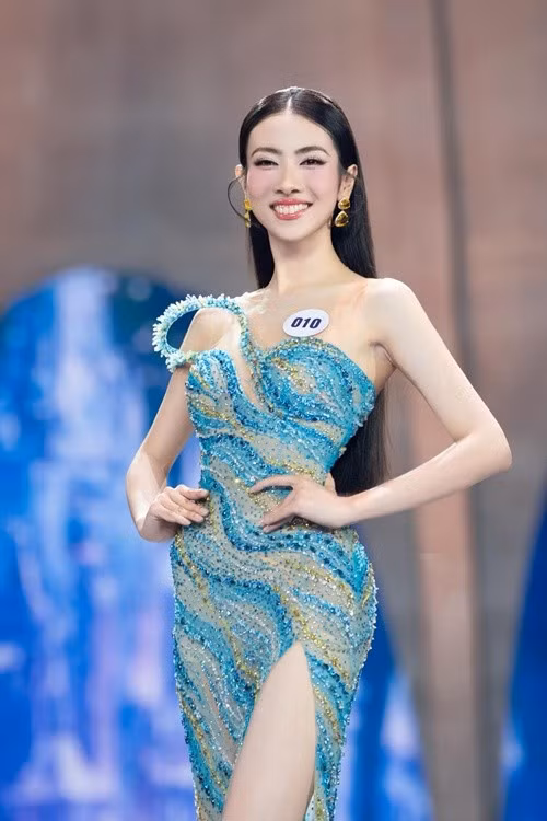 Hoài Nam bày tỏ mong muốn sẽ có điều kiện trau dồi thêm kỹ năng thanh nhạc trong tương lai. Đối với những đánh giá trái chiều, cô lựa chọn cách lắng nghe có chọn lọc và giữ tinh thần vững vàng để không bị cuốn theo những tiêu cực, luôn kiên định với ba nguyên tắc sống là tích cực, nỗ lực và hết mình. Ảnh: FB Hoài Nam.
