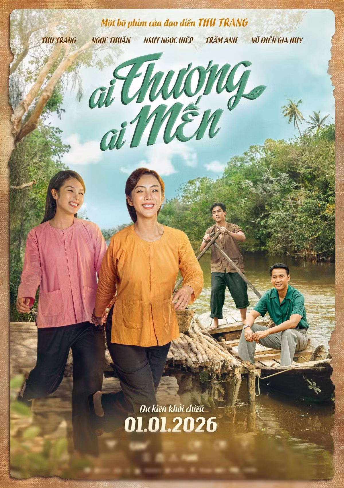 Trâm Anh (ngoài cùng bên trái) chia sẻ trên Harper’s Bazaar Việt Nam, khi đi casting Ai thương ai mến, cô để tóc ngắn cá tính, đạo diễn Thu Trang là người đã phát hiện và tin tưởng rằng Trâm Anh sẽ phù hợp với hình ảnh cô gái miền Tây tóc dài dịu dàng. Ảnh: FB Thu Trang.