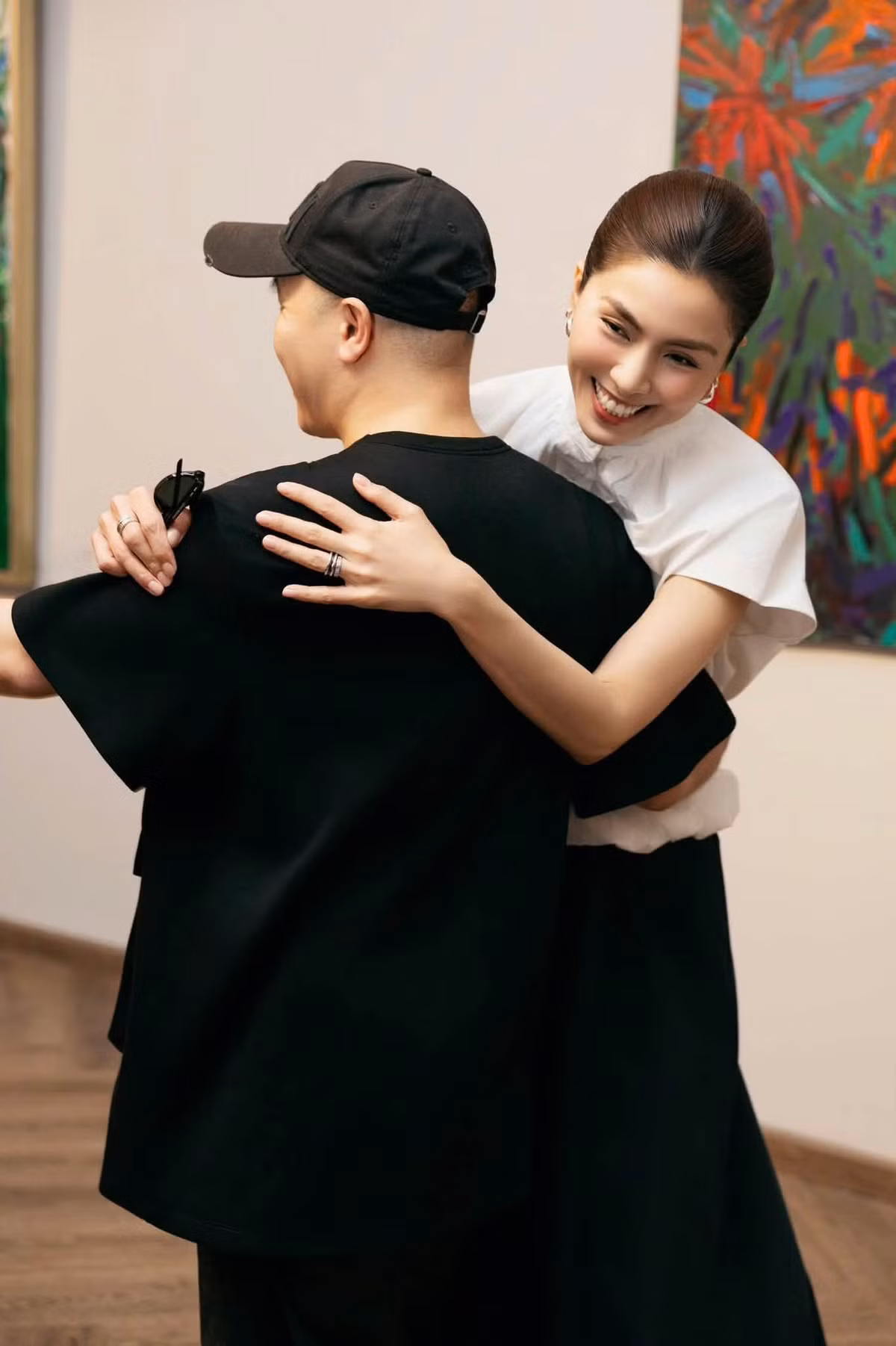 Cô viết: “Em rất tự hào về anh. Cảm ơn anh vì lúc nào cũng yêu thương và nuông chiều cô em gái này”. Ảnh: FB Đỗ Mạnh Cường.