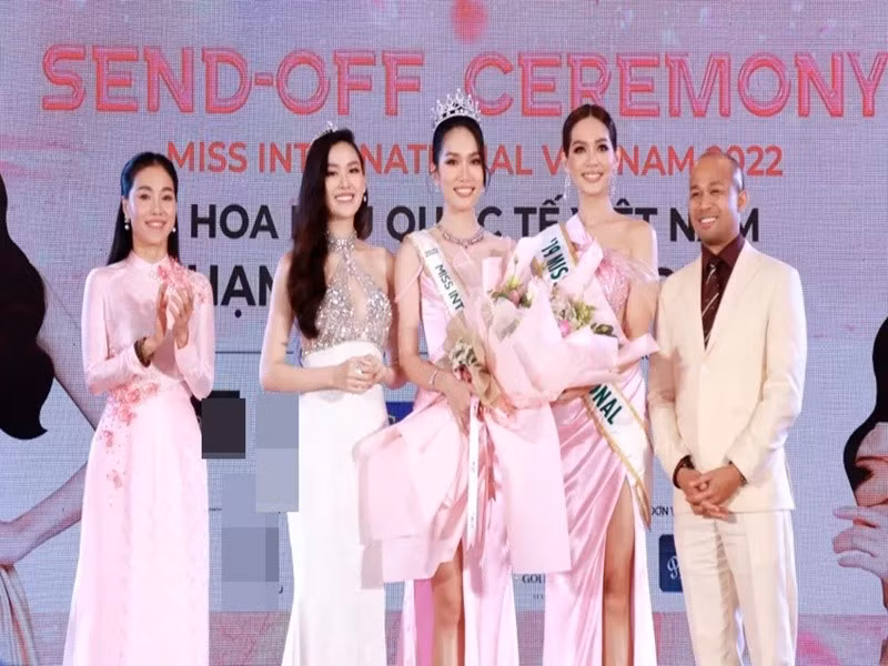 Khi thi Miss International 2022, Phương Anh được 'bà trùm hoa hậu' Kim Dung ủng hộ. Ảnh: Pháp Luật TP HCM.