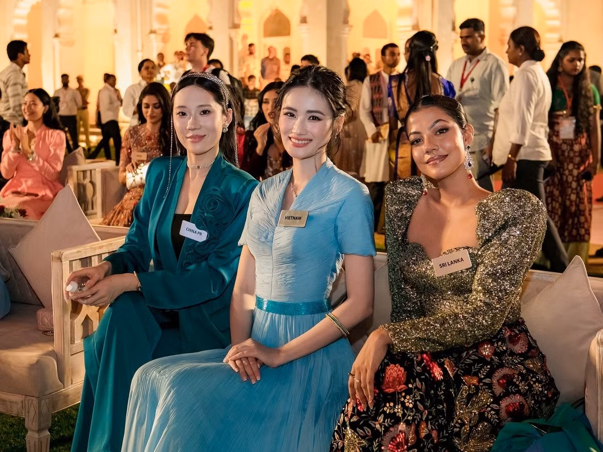 Fanpage Miss World đăng tải hình ảnh Ý Nhi diện váy xanh trong một hoạt động. Ảnh: Miss World.