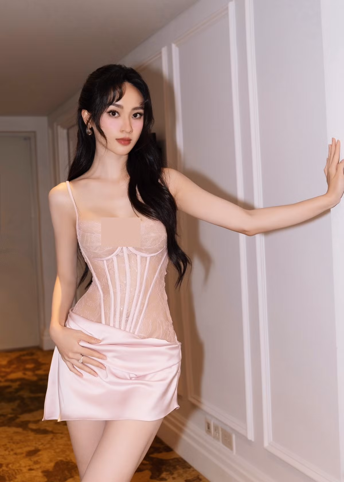 Nhiều fan khen ngợi mỹ nhân Điện Biên xinh đẹp như “búp bê sống”. Ảnh: FB Vũ Thúy Quỳnh.