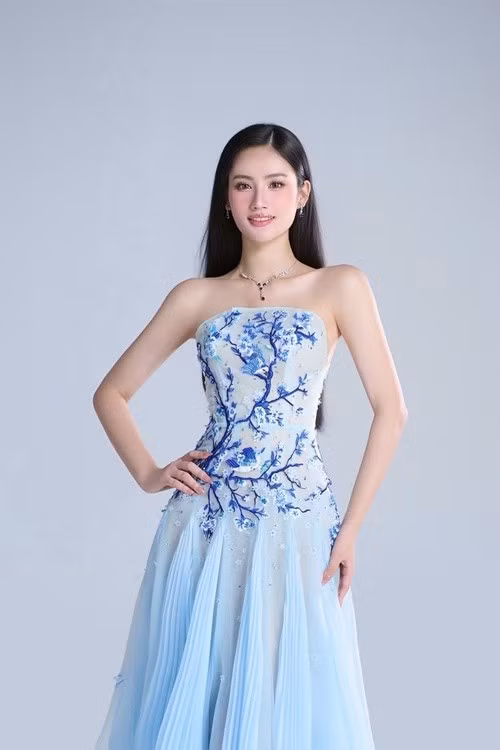 Ý Nhi còn chia sẻ: “Hiện tại Nhi và Kiệt muốn được quý khán giả quan tâm nhiều hơn về phần công việc của Nhi, cả hai xin phép giữ chuyện tình cảm ở một góc riêng tư để công việc và tình cảm đều phát triển thuận lợi”. Ảnh: FB Ý Nhi.