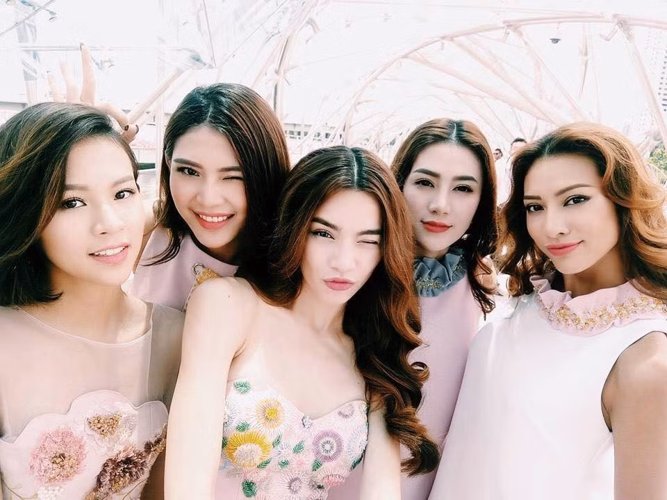 Năm 2016, tham gia The Face Vietnam, Chúng Huyền Thanh thuộc đội của huấn luyện viên Hồ Ngọc Hà. Trong chung kết cuộc thi, Chúng Huyền Thanh đoạt danh hiệu á quân. Ảnh: FB Chúng Huyền Thanh.