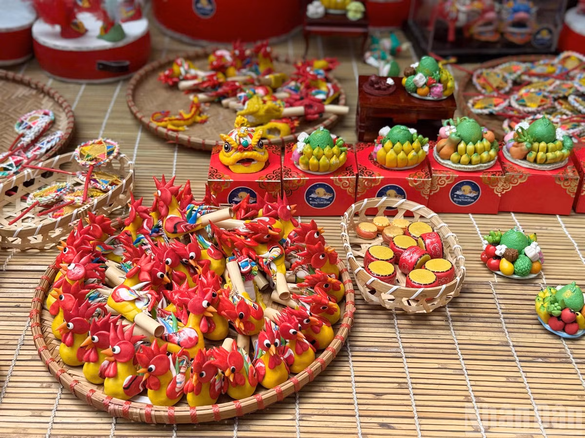 Vài năm trở lại đây, con giống bột thu hút đông đảo sự quan tâm của du khách. Với nhiều hình thù đa dạng, phong phú như đầu lân mâm ngũ quả, đàn lợn, các sản phẩm được làm thủ công tỉ mỉ, mô phỏng lại lễ rước đèn Trung thu xưa. Tất cả đều gắn liền với một Tết Trung thu đủ đầy, rộn ràng.