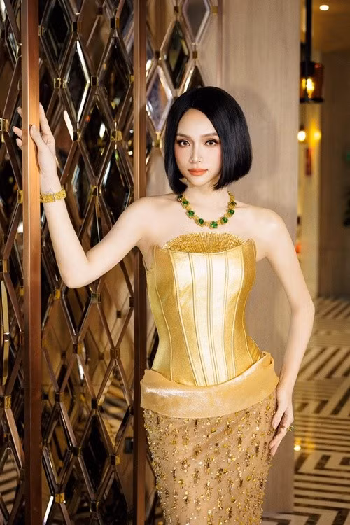Những khung hình cận mặt cho thấy nhan sắc ngày càng sắc sảo của Hương Giang.Ảnh: Instagram Hương Giang.