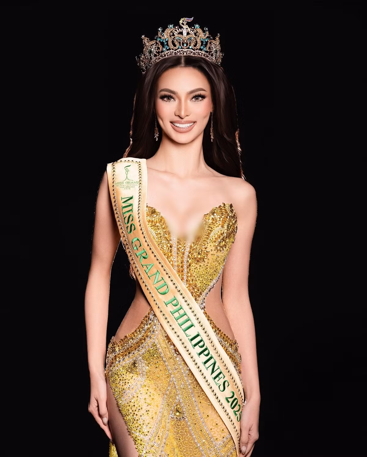 Theo Rappler, cô đăng quang Binibining Pilipinas 2019 rồi đại diện Philippines ở Hoa hậu Quốc tế 2019. Ảnh: Miss Grand Philippines.