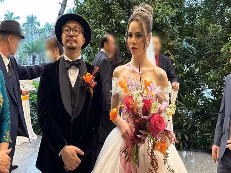 Chia sẻ trên VTV, Hà Lê cho biết, anh và vợ có một quy tắc luôn gọi đối phương là "người yêu" để giữ lửa hôn nhân. Ảnh: Tiền Phong.