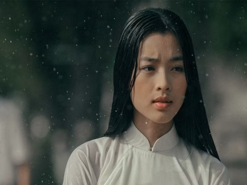 Trong Em và Trịnh, Lan Thy đảm nhận vai Bích Diễm – nàng thơ đầu tiên của nhạc sĩ Trịnh Công Sơn. Chia sẻ với Thế Giới Điện Ảnh, nữ diễn viên cho biết sau bộ phim, cô nhận được nhiều lời mời công việc hơn. Ảnh: Thế Giới Điện Ảnh.