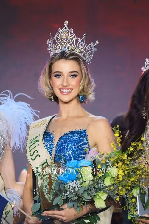 Tháng 11/2024, Jessica Lane vượt mặt hơn 70 người đẹp để giành ngôi vị cao nhất của cuộc thi Miss Earth 2024- Hoa hậu Trái đất 2024. Ảnh: Missosology.