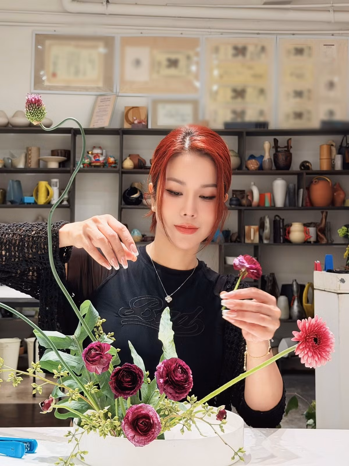 Diệp Lâm Anh yêu thích cắm hoa, nấu ăn, trồng cây.