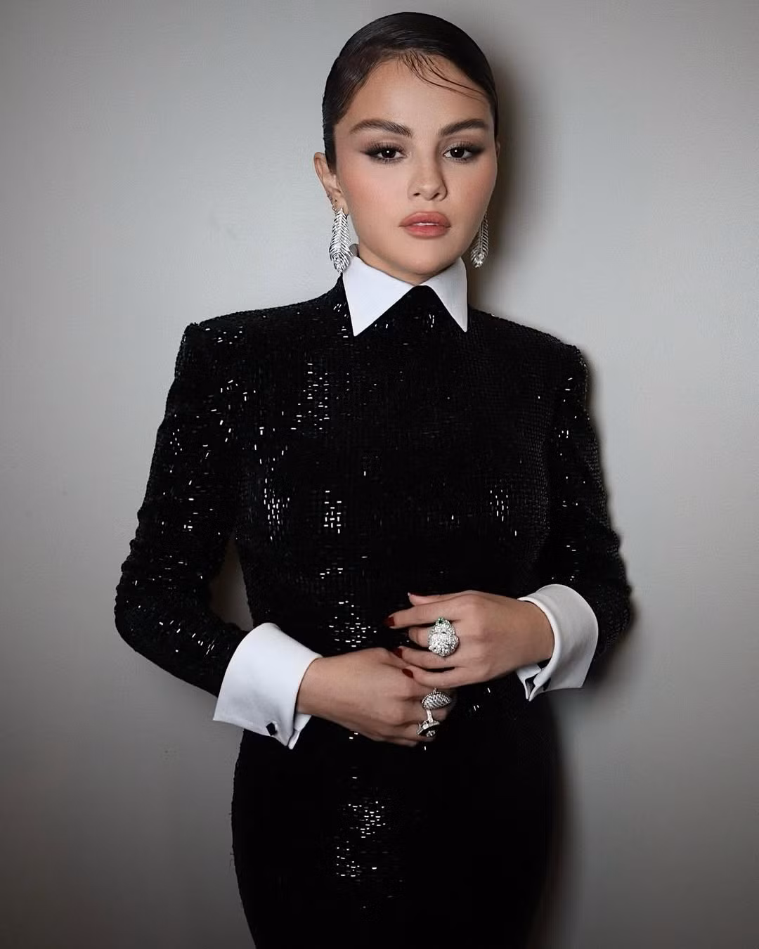 Forbes ước tính giá trị tài sản ròng của Selena là 700 triệu USD trong khi Bloomberg cho rằng nữ ca sĩ có khối tài sản 1,3 tỷ USD. Ảnh: Instagram Selena.