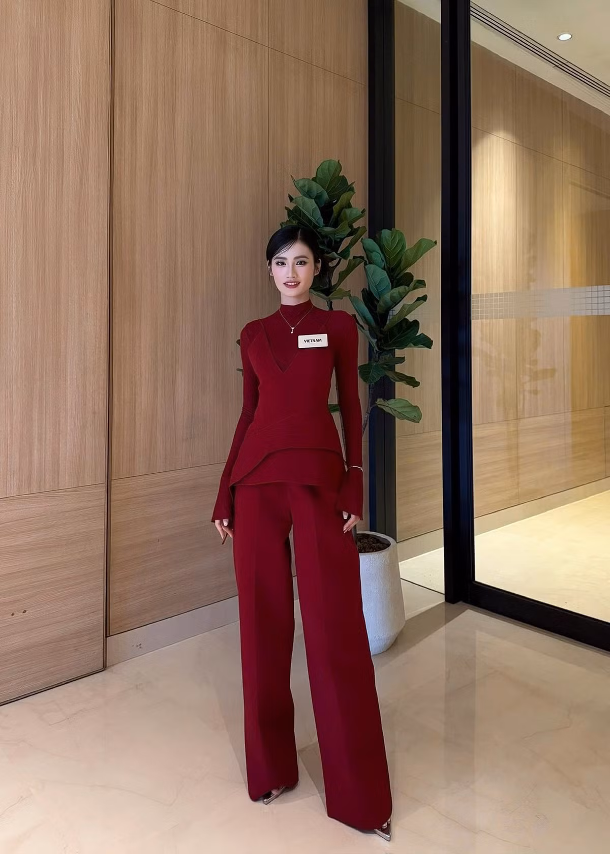 “Tôi đã dành nhiều tâm huyết và tất cả những gì mình học được cho phần Top Model. Khi bước lên sân khấu, mọi áp lực dường như tan biến, ​​tôi chỉ còn biết thể hiện hết mình”, Ý Nhi cho biết. Ảnh: FB Ý Nhi.