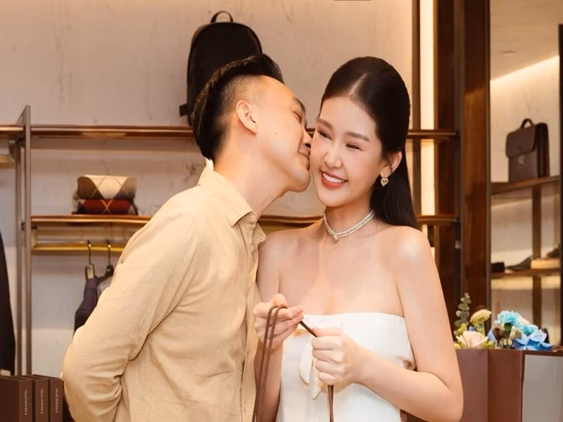 Ngân Anh chia sẻ trên Vietnamnet, cô được chồng hỗ trợ về tinh thần và tài chính.