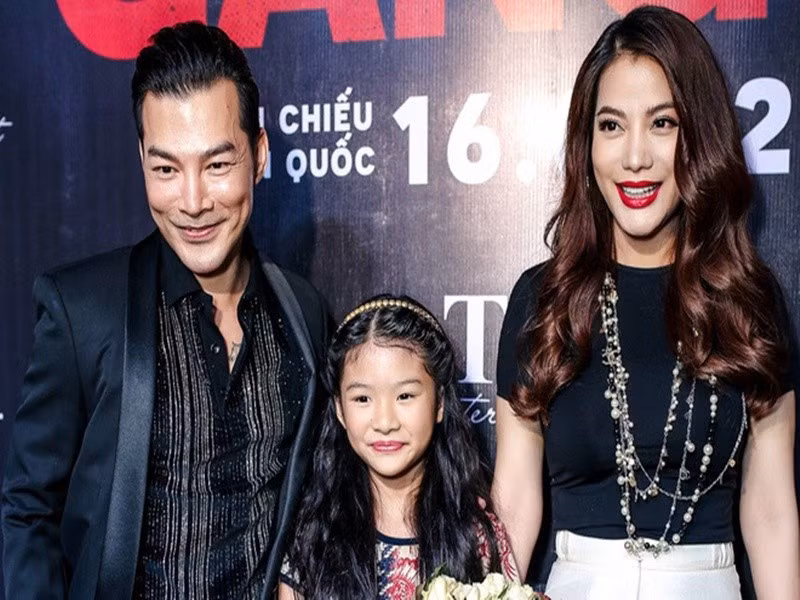 Trần Bảo Sơn và Trương Ngọc Ánh giữ mối quan hệ tốt đẹp, cùng nhau nuôi dưỡng con gái Bảo Tiên. Trong các dịp đặc biệt của con, cặp đôi một thời thường xuyên xuất hiện bên nhau. Ảnh: Vietnamnet.